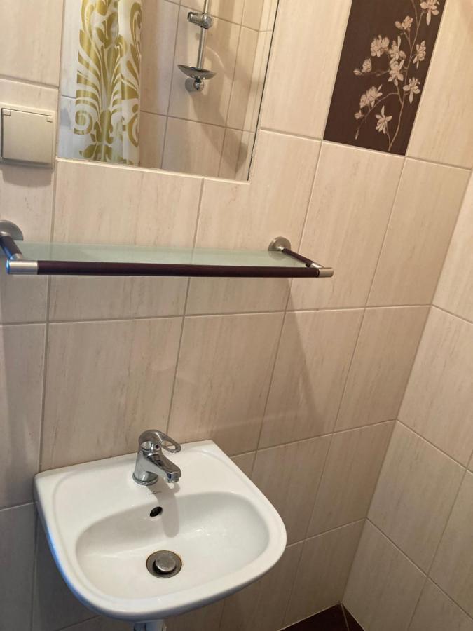 Aga Pokoje Goscinne Миелно Екстериор снимка